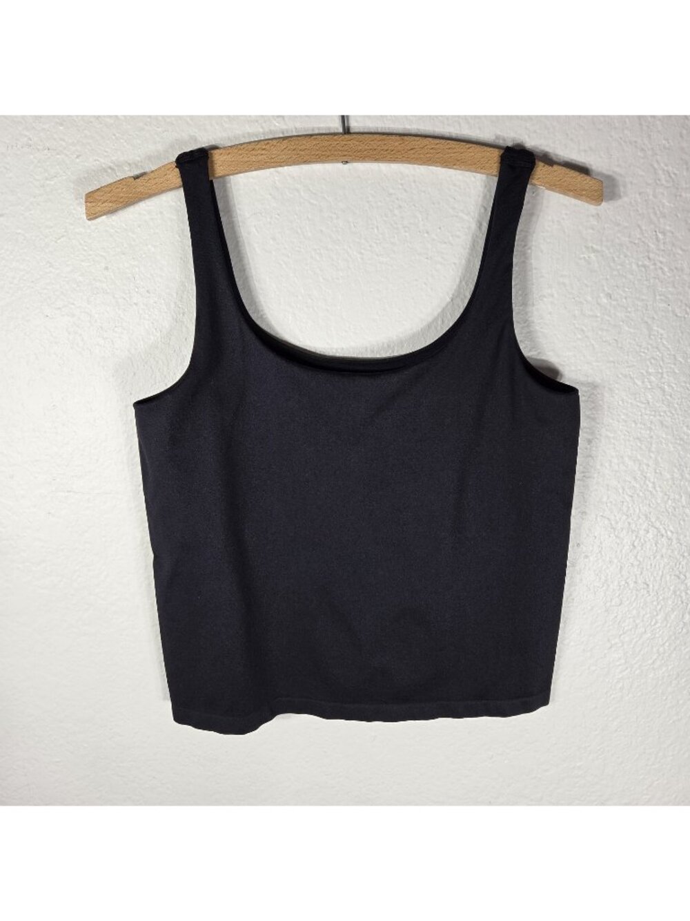 Avec Les Filles Black Shelf Bra Crop Tank Top S/M Stretch Sleeveless Scoop Neck